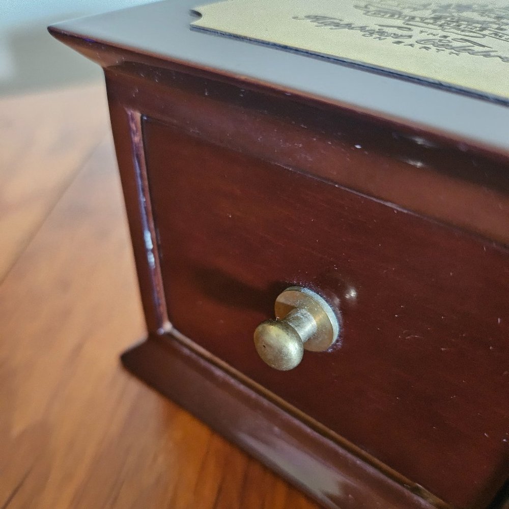 Disney Watch Box - Picture 3 of 7